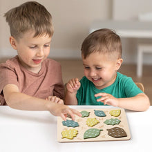 Load image into Gallery viewer, Wooden leaft puzzle
